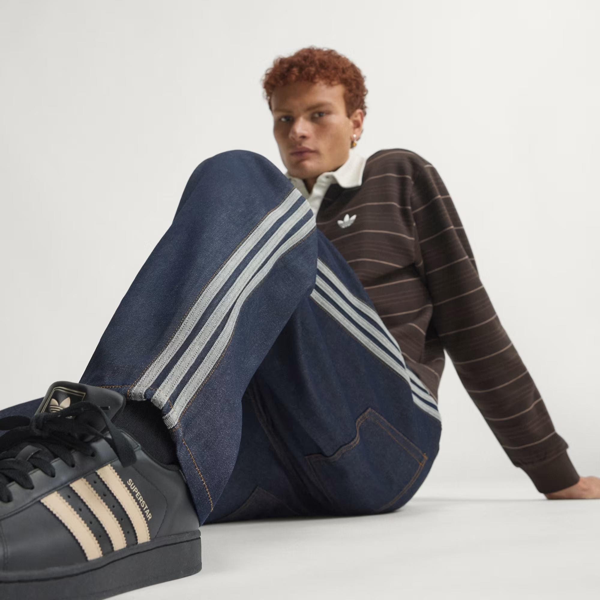 【adidas Originals】男款 Firebird Adicolor 中腰直筒三條線牛仔長褲 (深藍牛仔)